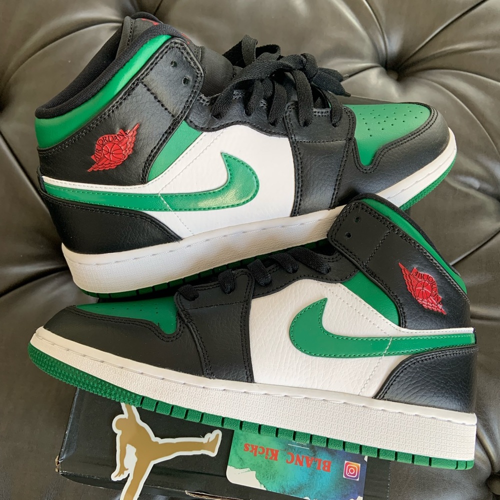 PRE-OWNED ‼️ Jordan 1 Mid GREEN TOE (Grade School) — 6Y (7.5W)